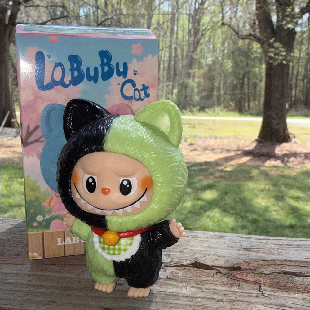 Labubu cat Black and Green Figure
New! Adorable!!!!🥰 
Always open to offers